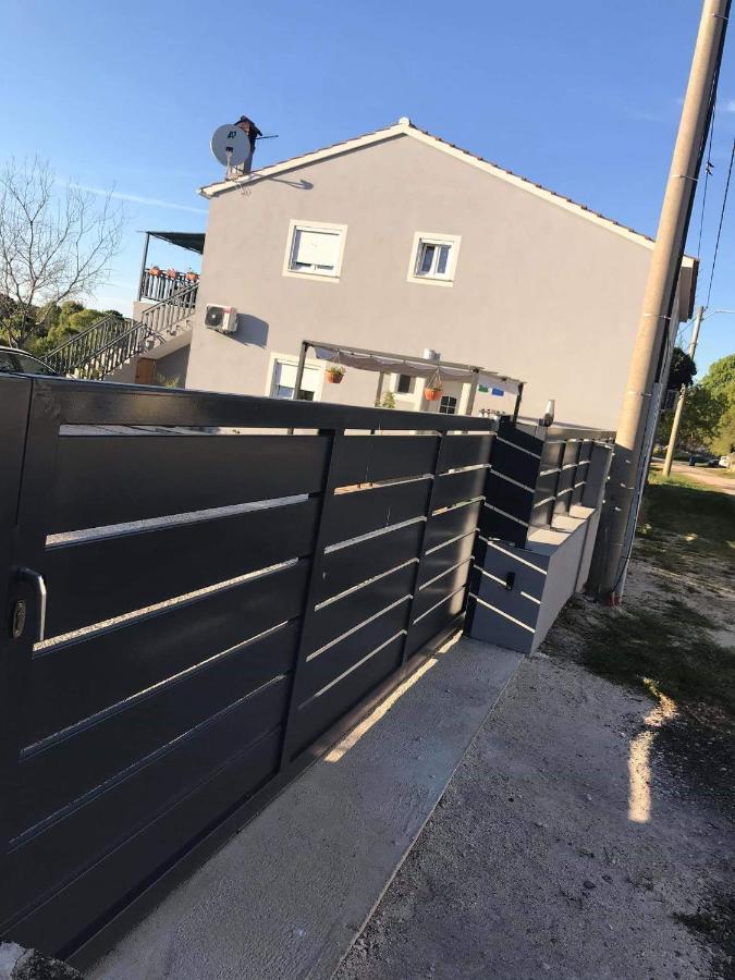Apartmani Dokic Bale Exterior photo