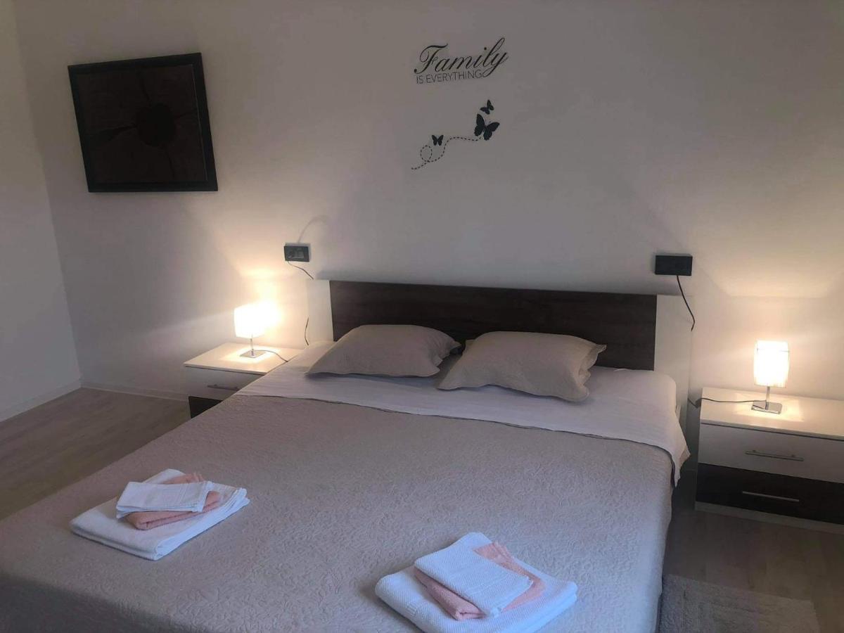 Apartmani Dokic Bale Exterior photo